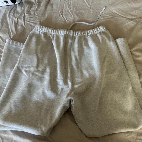 Essentials Sweatpants L - Picture 4 of 4